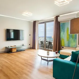 Minimal Loft Art With Sea View Over Harbour Apartament Heraklion